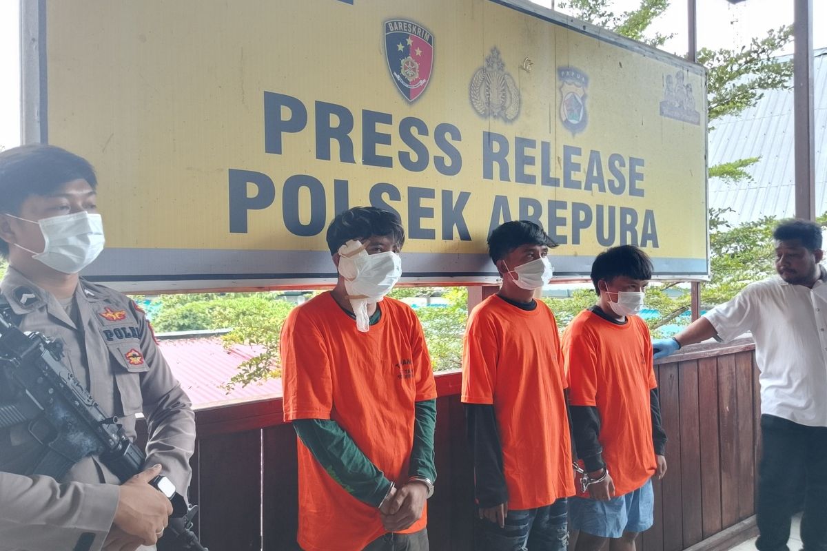 Tiga Pelaku
