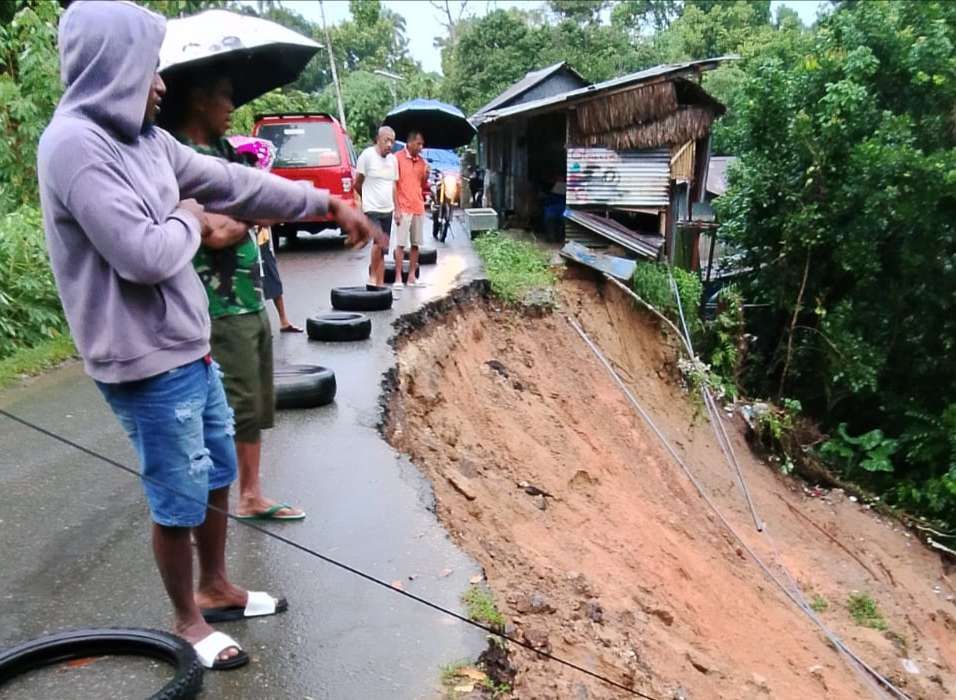 Akses Jalan Tak Layak, Sopir Leitisel Datangi DPRD