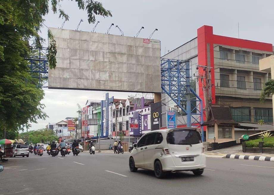 Pemko Banjarmasin Beri Ultimatum Tertibkan Reklame Liar