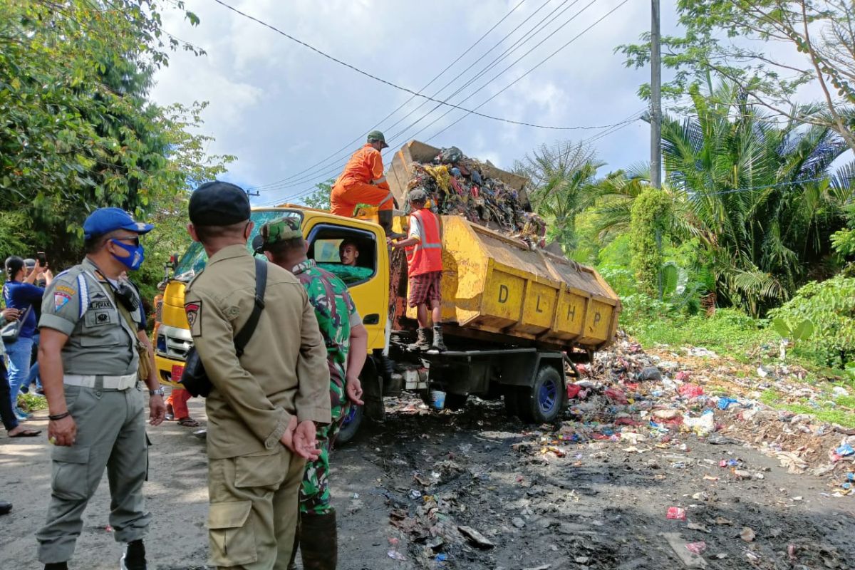 Pemprov Maluku Pemkot Ambon Kolaborasi Bersihkan Sampah
